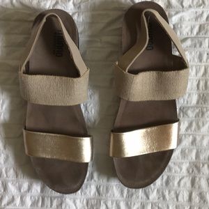 Munro sandals